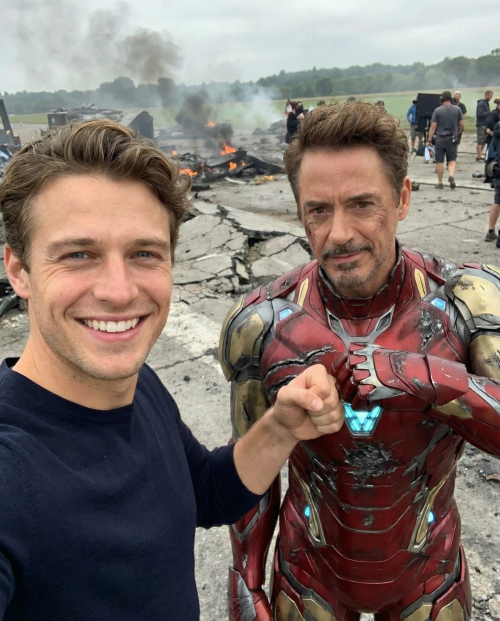 Selfie with Celebrity AI for Social Media Content